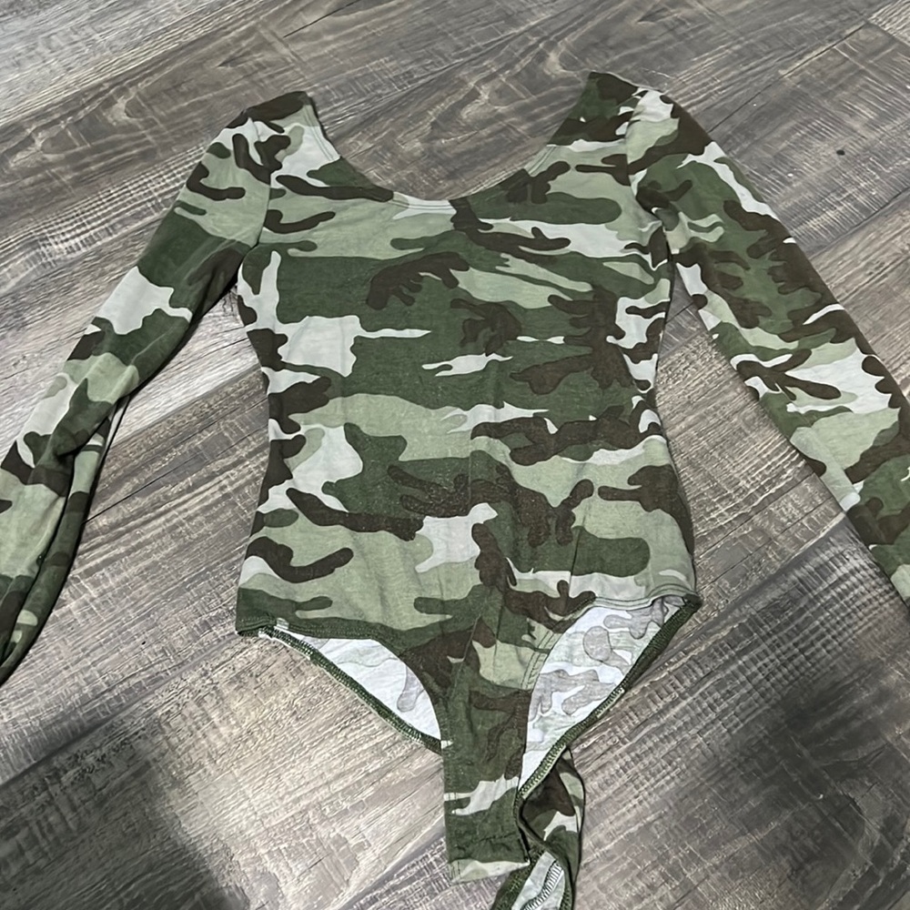 Camo bodysuit 🥰